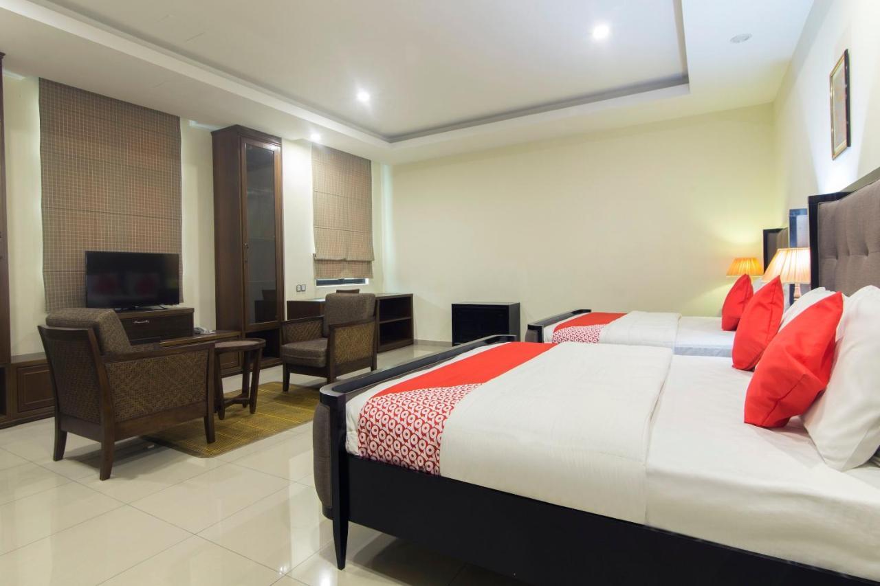 Capital O 90653 Maxwell Inn Boutique Hotel Тайпинг Екстериор снимка