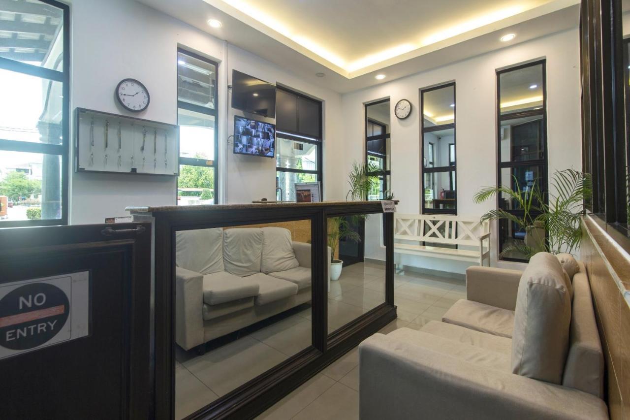 Capital O 90653 Maxwell Inn Boutique Hotel Тайпинг Екстериор снимка