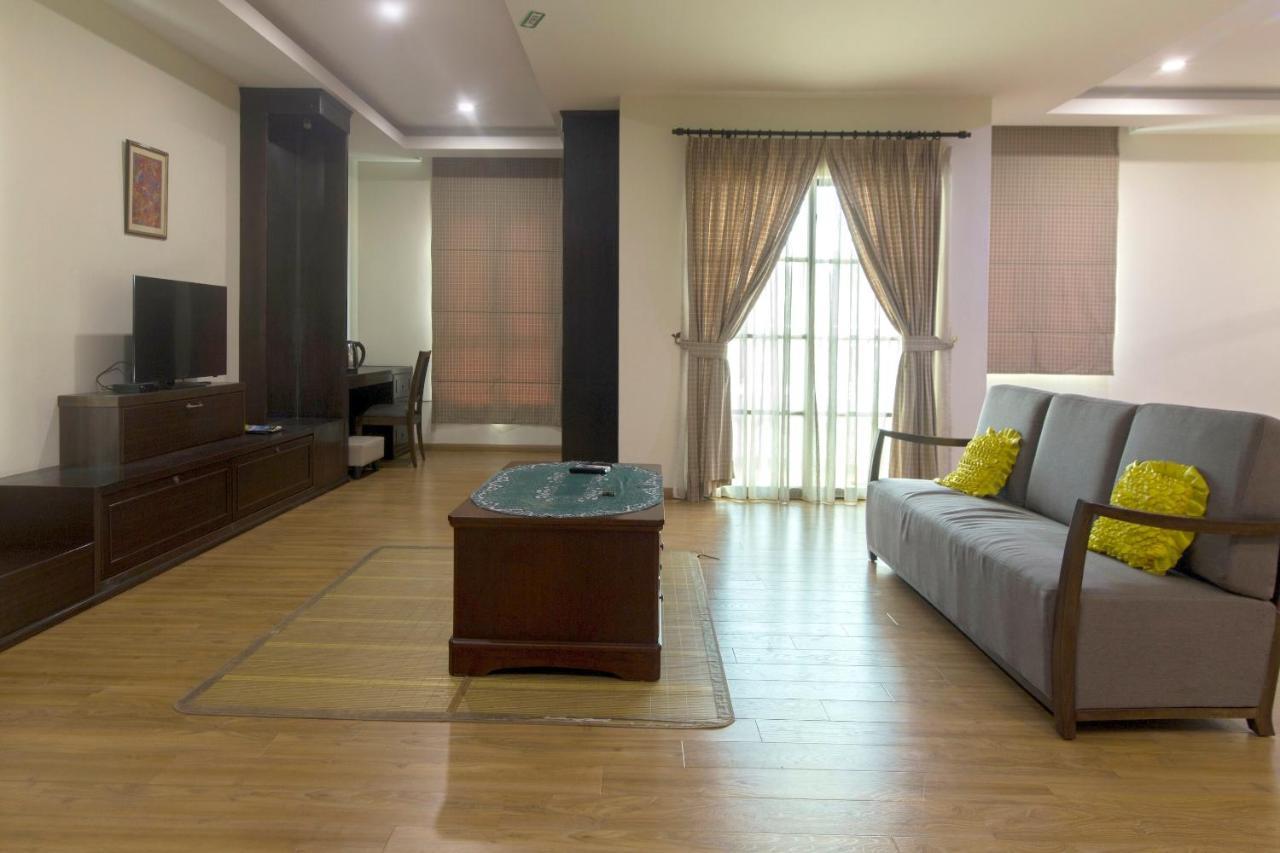 Capital O 90653 Maxwell Inn Boutique Hotel Тайпинг Екстериор снимка