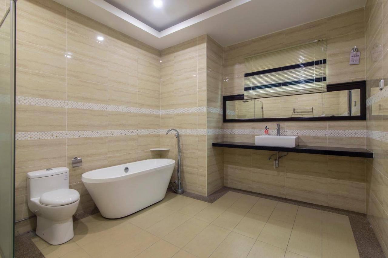 Capital O 90653 Maxwell Inn Boutique Hotel Тайпинг Екстериор снимка